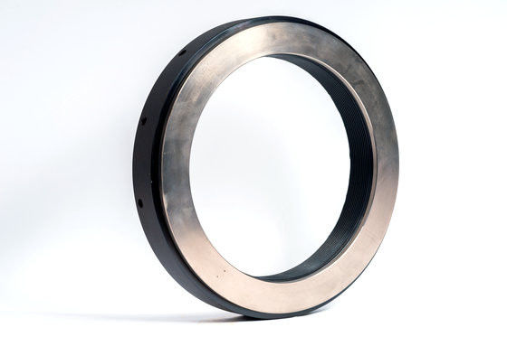 Dadi idraulici ad alta precisione per l'installazione e la rimozione